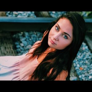 Meet your Posher, Saylor